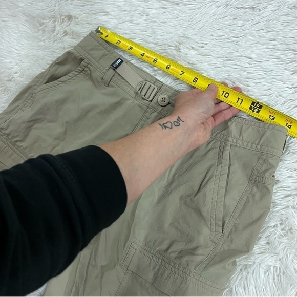 REI Relaxed Fit Khaki 8.5 Inch Hiking Cargo Outdoor Walking Shorts  - Size 6 - Picture 6 of 12